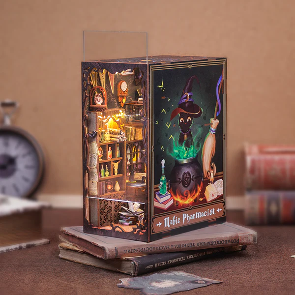 Book nook fantasy Farmacista magico