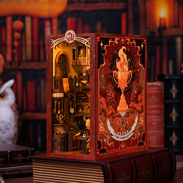 Book nook fantasy Sala comune delle fiamme